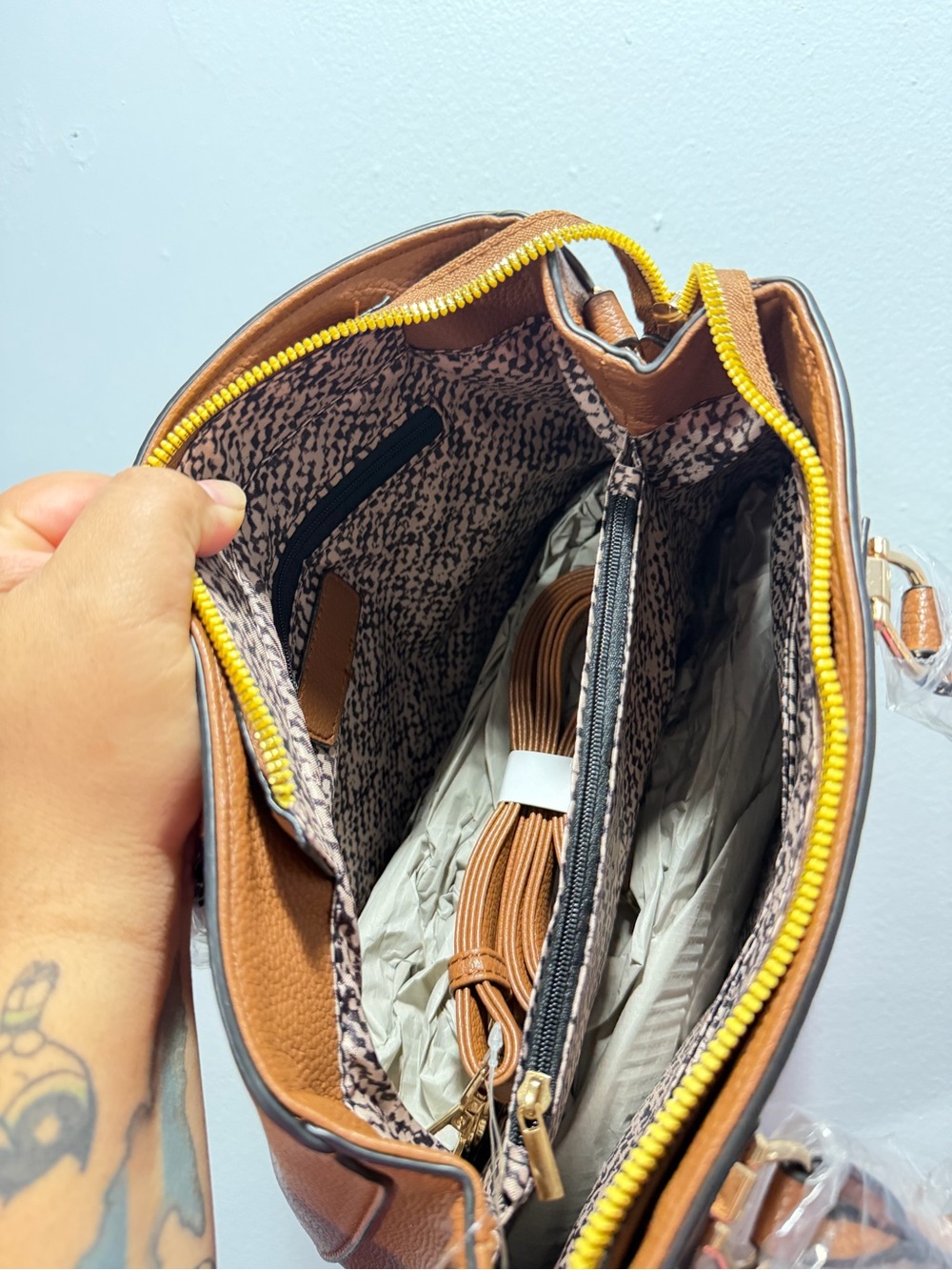 Women's Tan Structured Handbag - Classic Tote - Picture 2 of 5